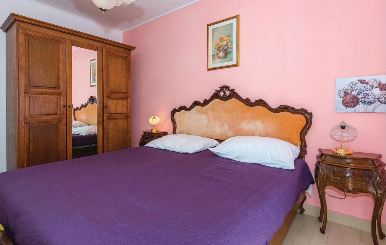 2 Bedroom Amazing Apartment In Rogoznica Рогозница Экстерьер фото